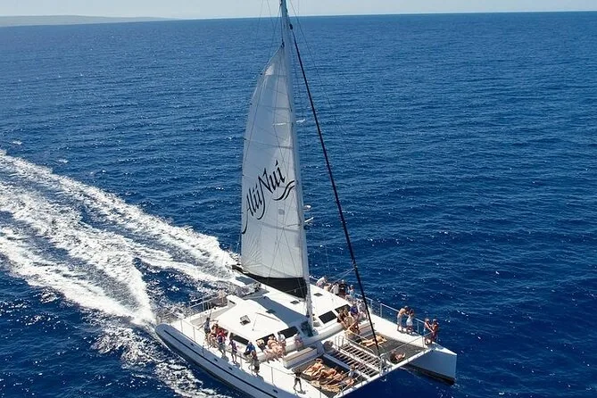 Molokini Deluxe Snorkel & Sail on the Ali'i Nui